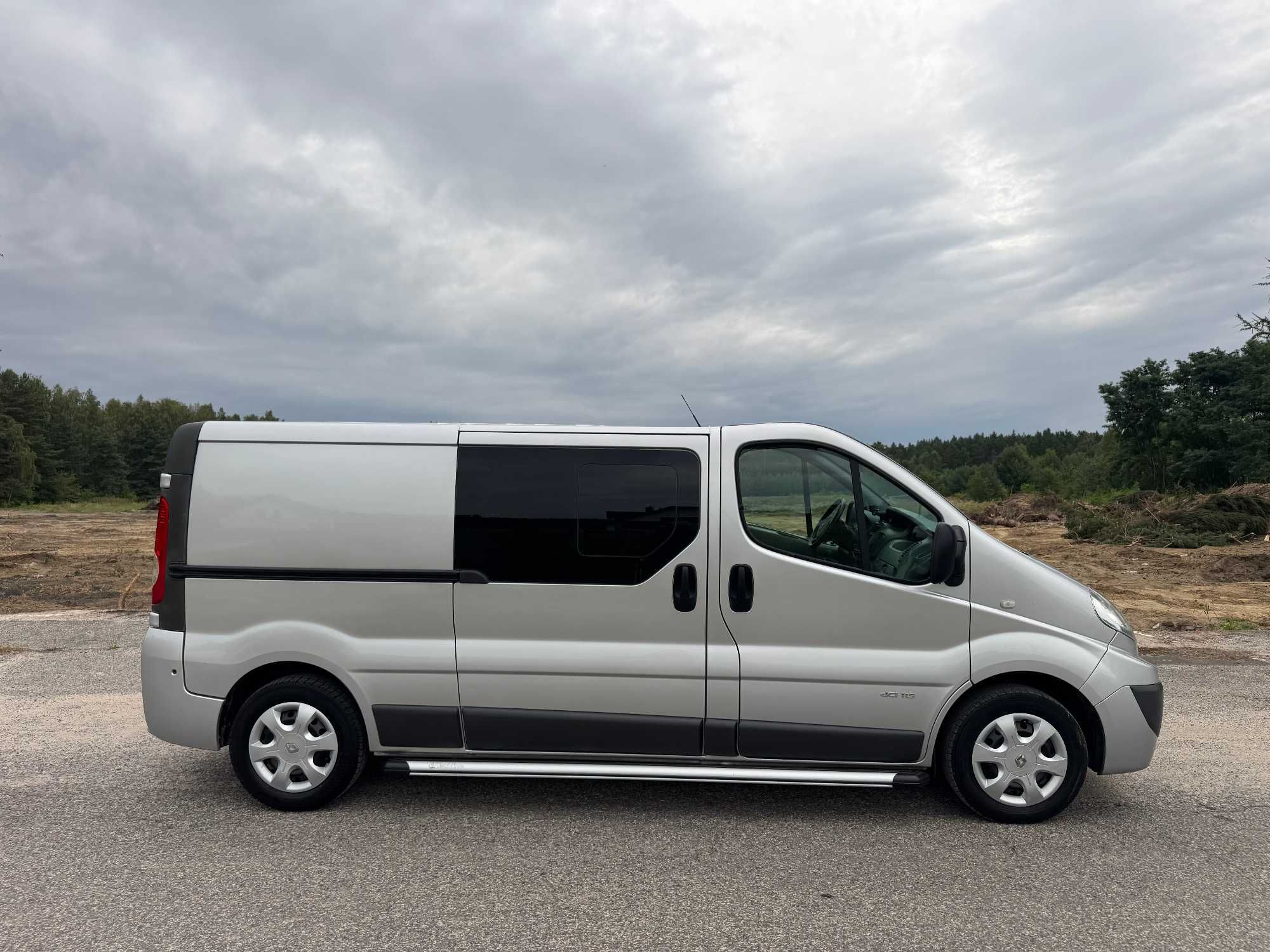 RENAULT TRAFIC techline*L2H1*Brygadówka 5 osób*prywatne auto*klima*2.0