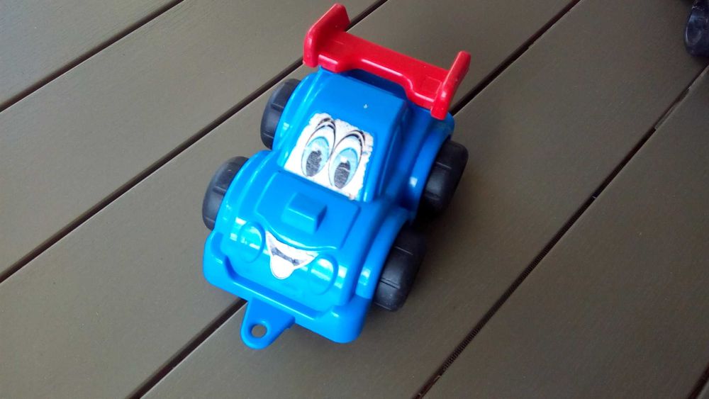 Гоночная и грузовичек