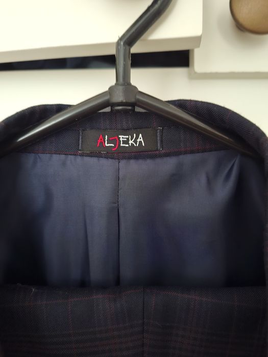 Nowy garnitur z metką