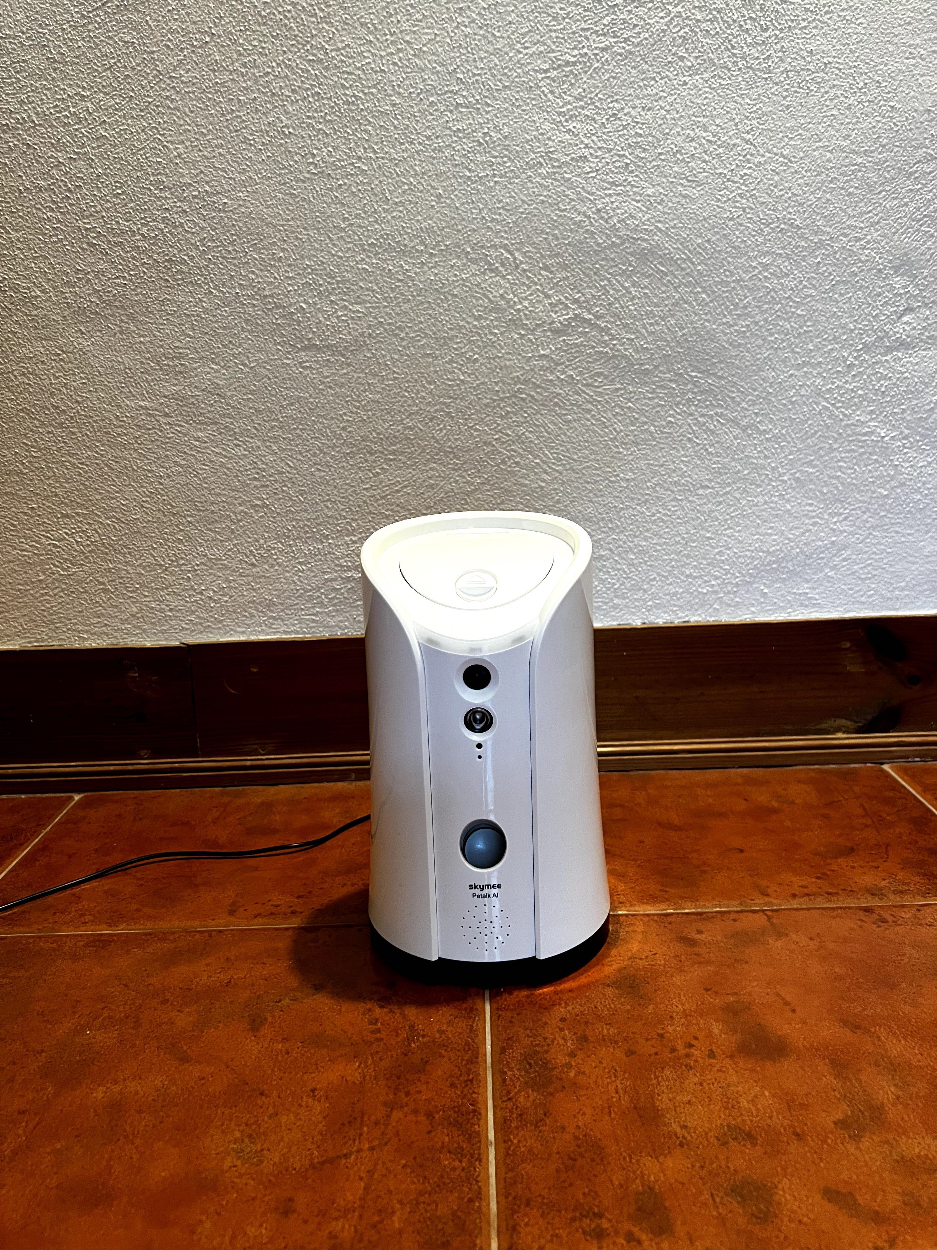 Camera pet Skymee Petalk AI lança biscoitos como novo