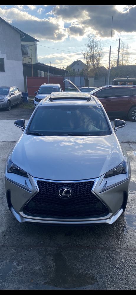 Продам срочно Lexus nx 200 t торг