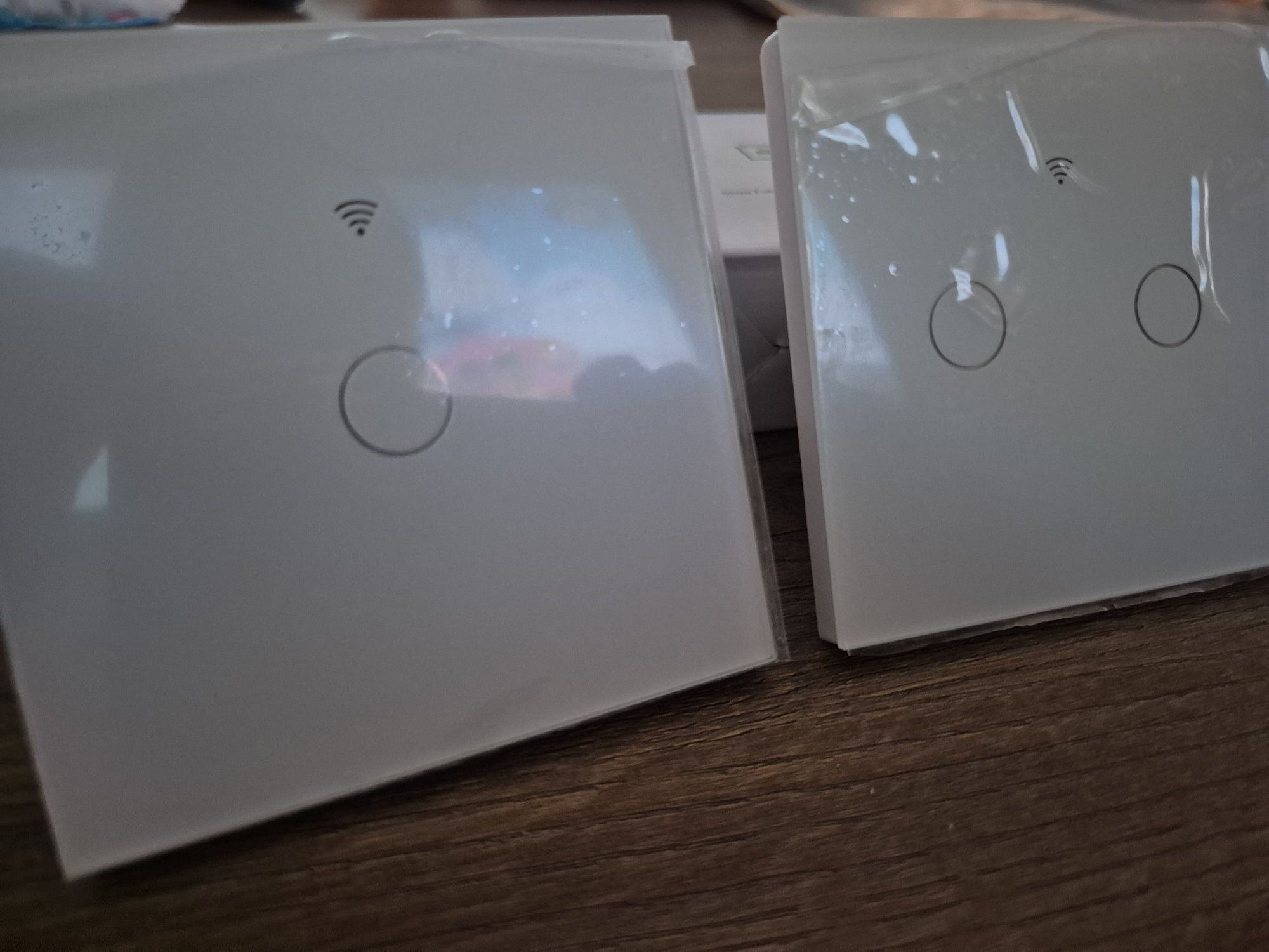 Interruptores de Parede Inteligentes (Smart Wall Switches)