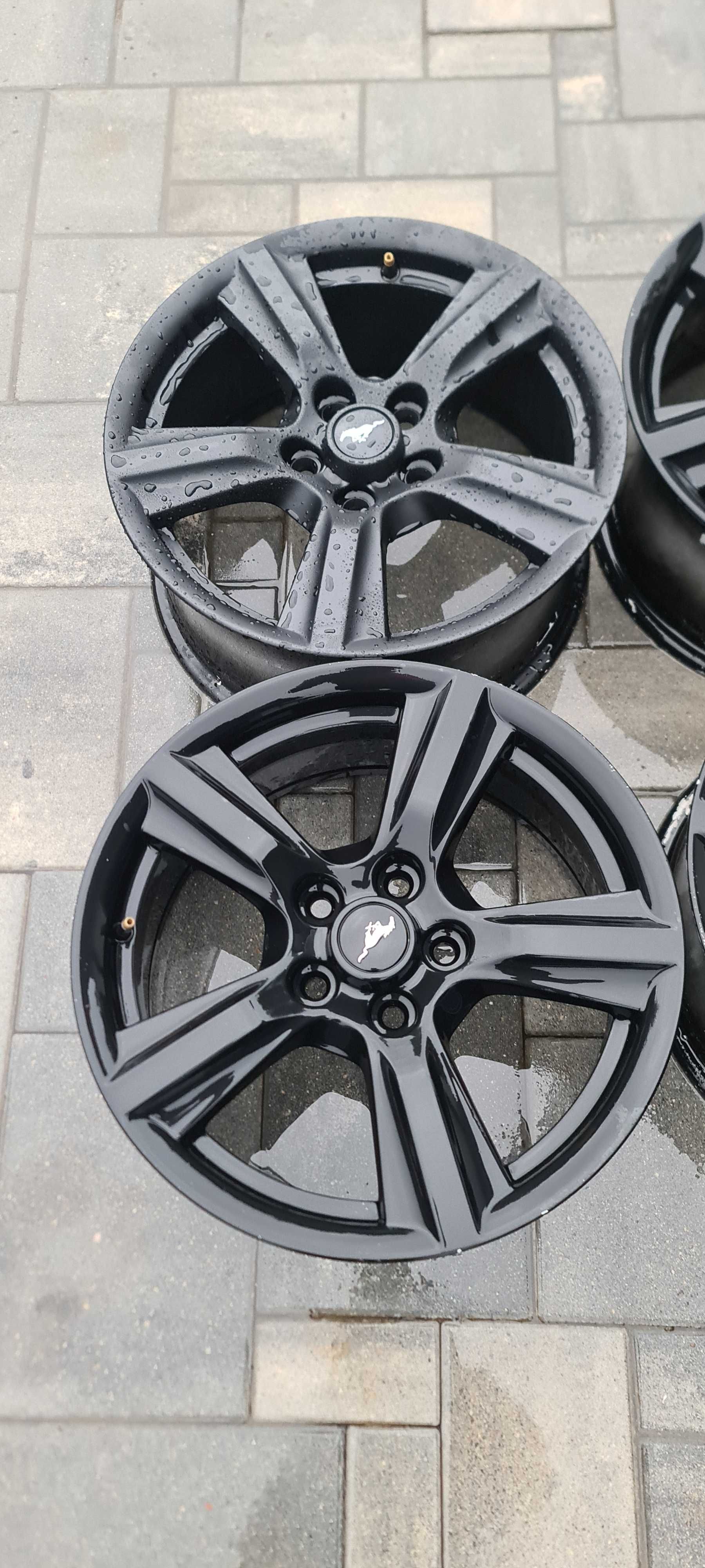 Komplet Felgi Ford Mustang  7.0" x 17" 5x108 ET 37,5