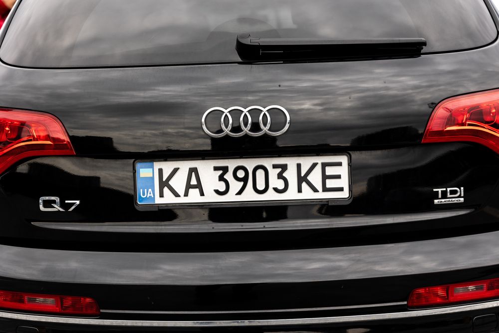 Продам Audi Q7 2013