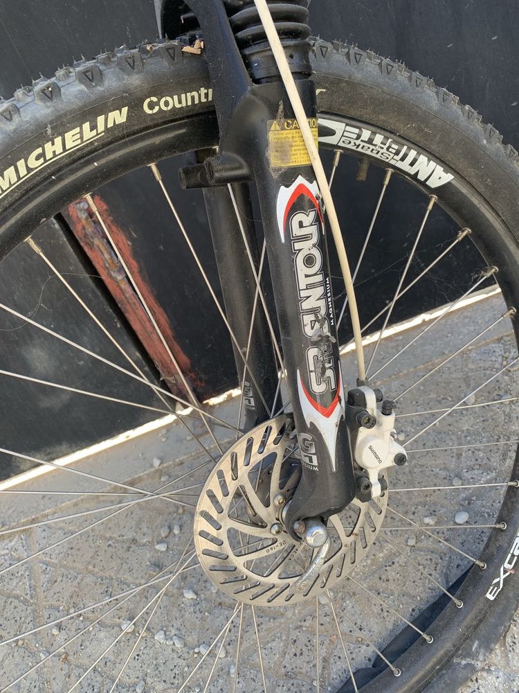 Bicicleta usada poucas vezes