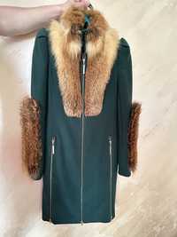 Зимове пальто з хутром лисиці