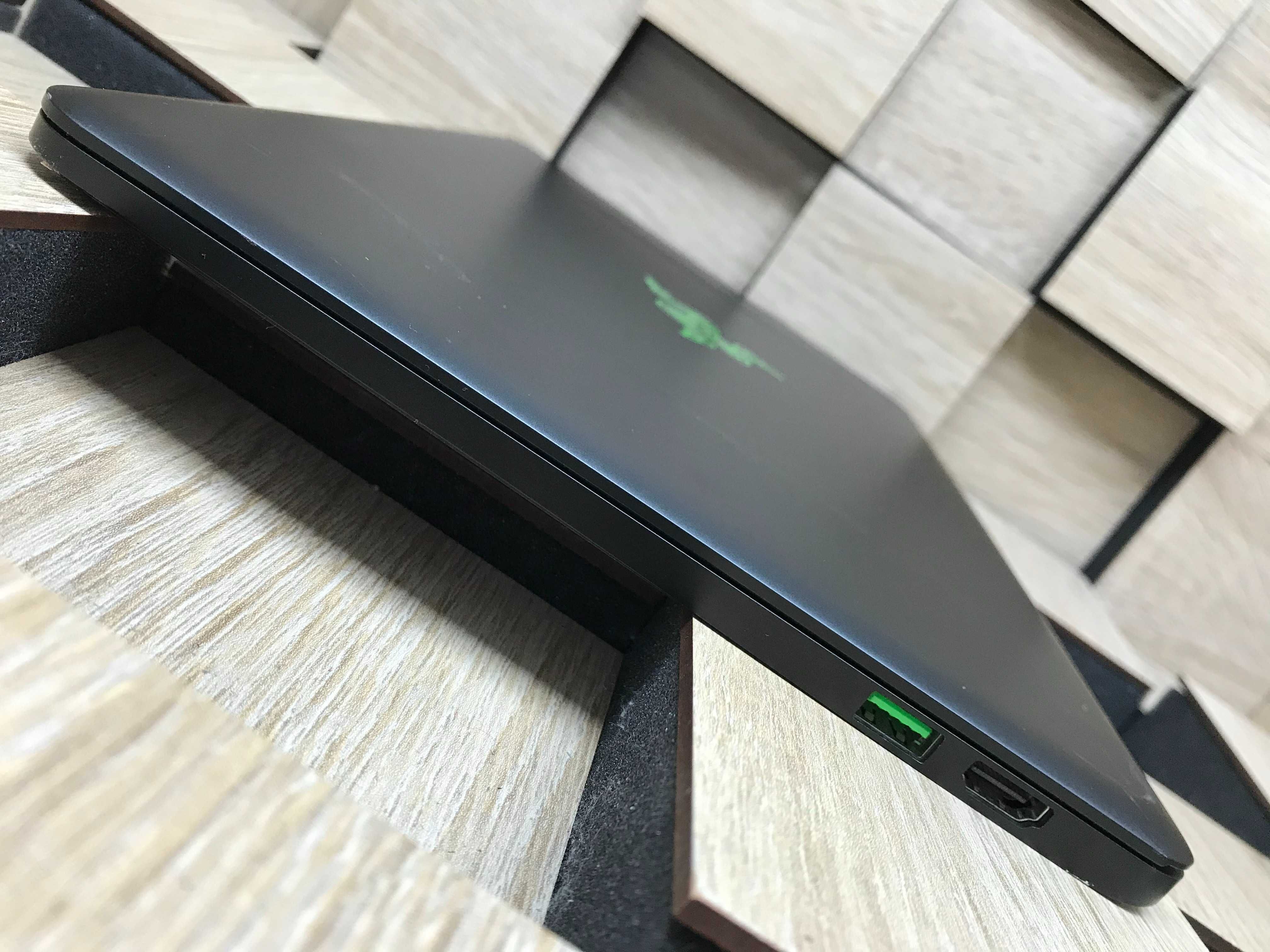 №4608 Ноутбук Razer Blade Stealth 12.5''/i7-6500U/RAM8/SSD256