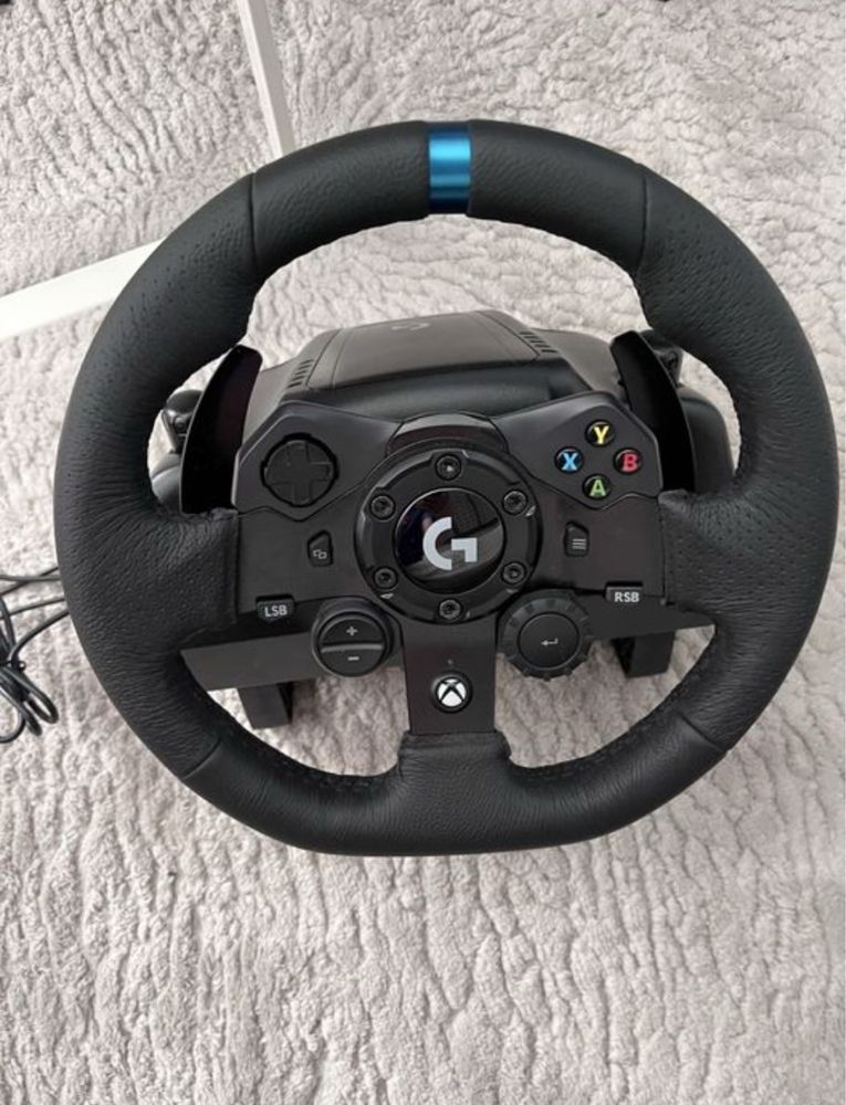 Witam sprzedam kierownice logitech g923 z shifterem.