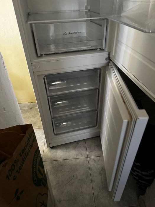 Frigorífico combinado Indesit