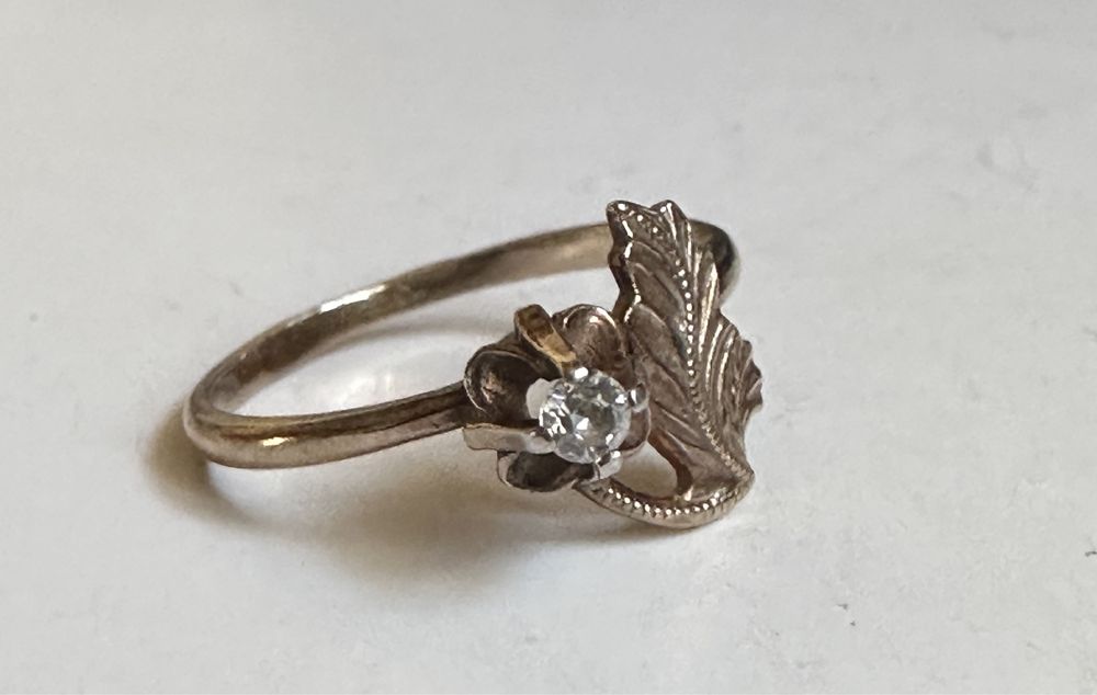 Серебряное кольцо в позолоте. 18 размер.