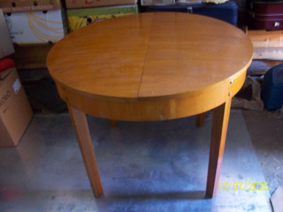 Ретро складний - круглий стіл .