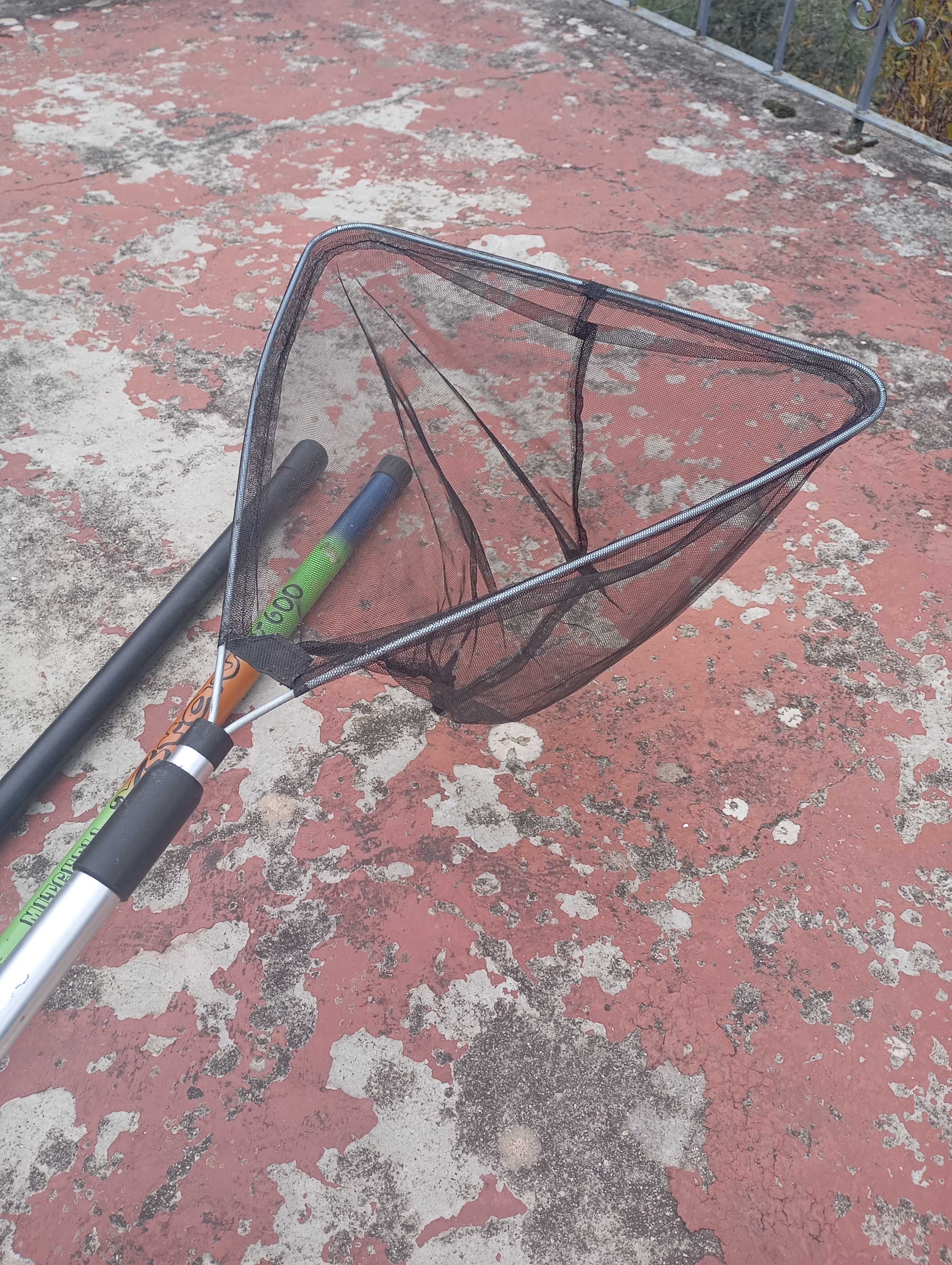 Canas pesca, rede, mala completa com muito material