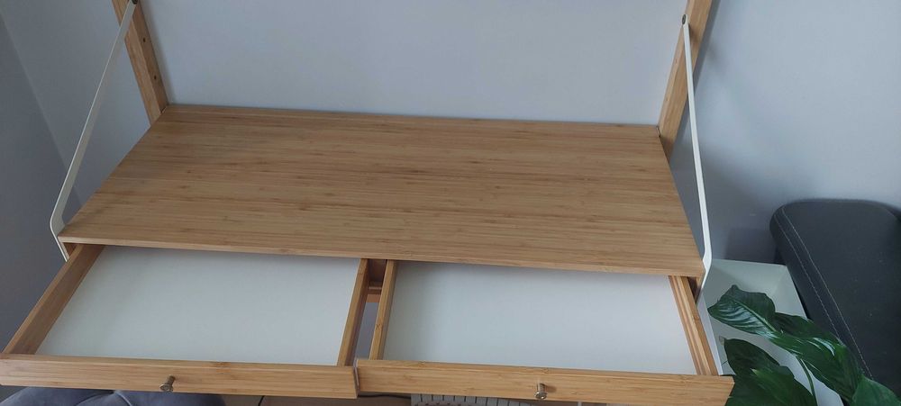 Biurko składane do montażu na ścianie