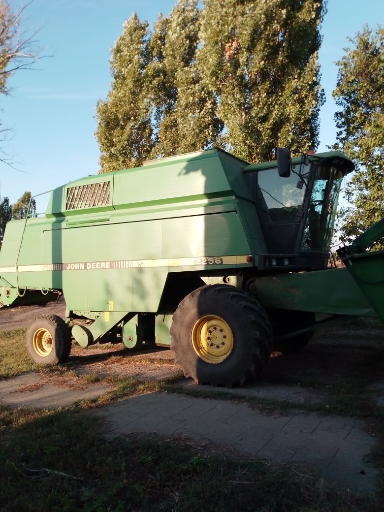 Продам комбайн John Deere