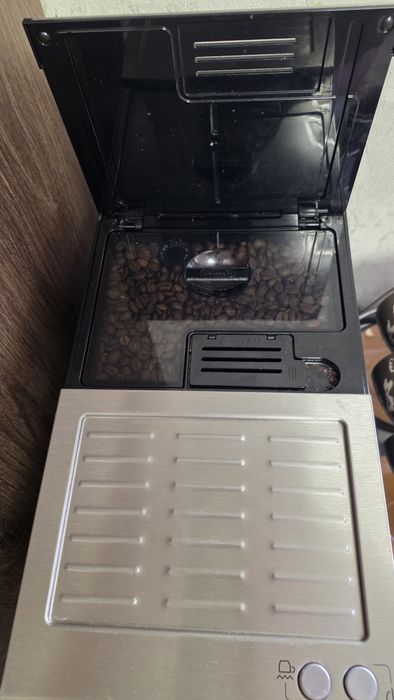 Кавомашинка Delonghi Prima Donna XS