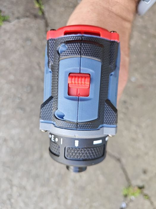 Дуже компактний безщітковий шуруповерт під акумулятори makita 18в