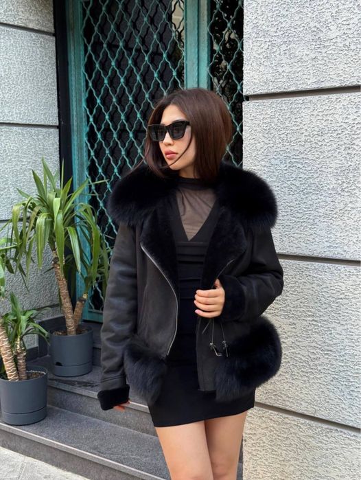 Коротка дубленка натурльная с мехов певца