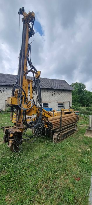 Wiertnica do studni głębinowych i pomp ciepła gąsienicowa Atlas copco