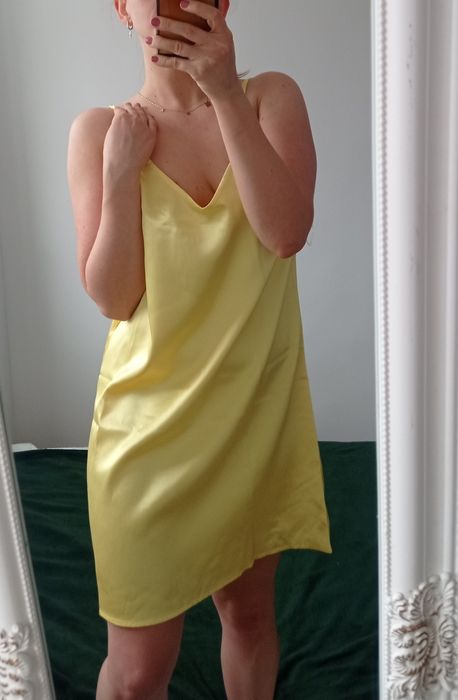 Satynowa sukienka L Parisian