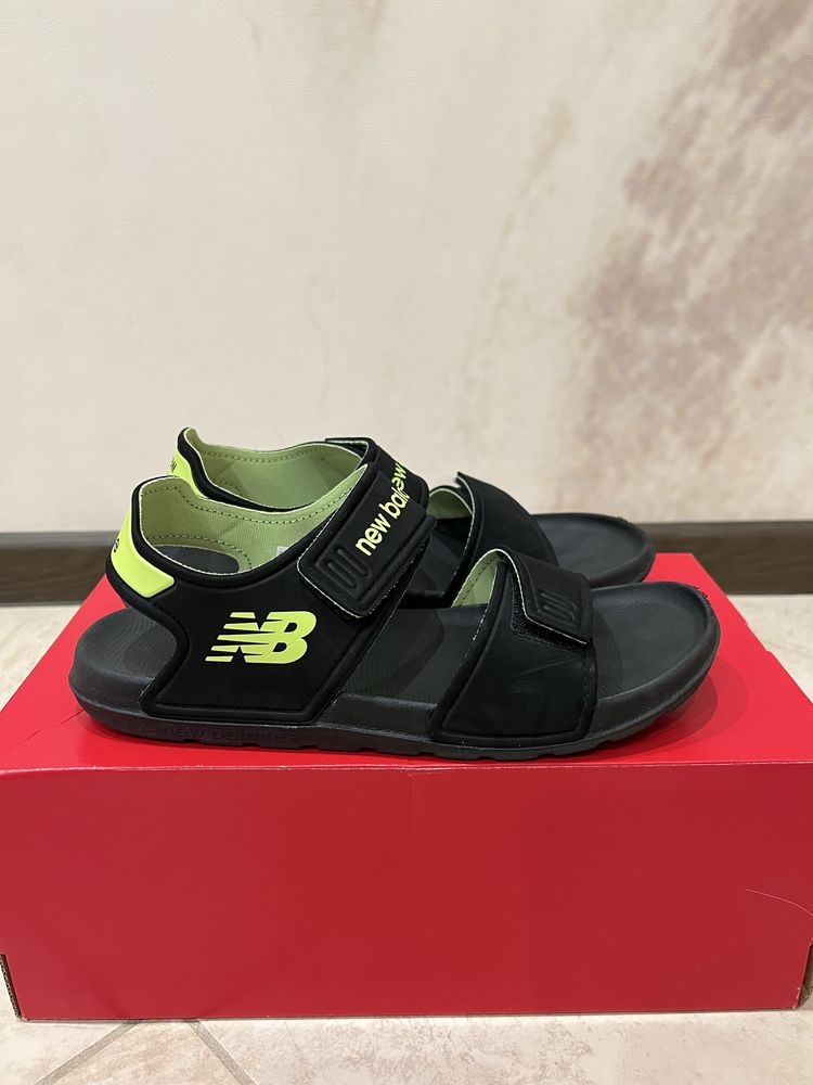 Сандалі дитячі New Balance 35,5p.