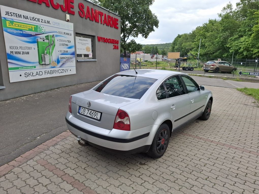 VW Passat B5 Fl Sedan 1.6 102km Stan B.DB Klima Zarejestrowany