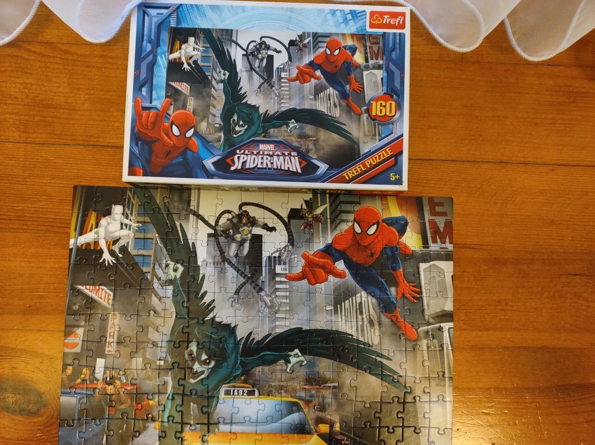 Puzzle trefl ultimate Spiderman 160