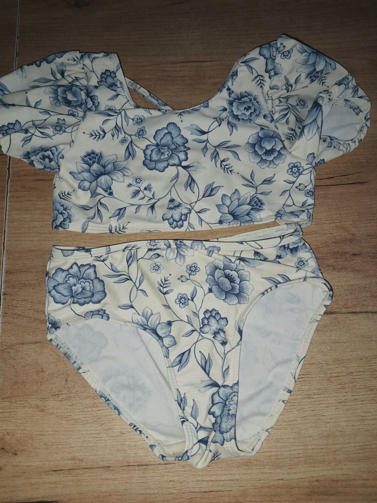 Piękny 2 częściowy strój kąpielowy Newbie 110/116cm