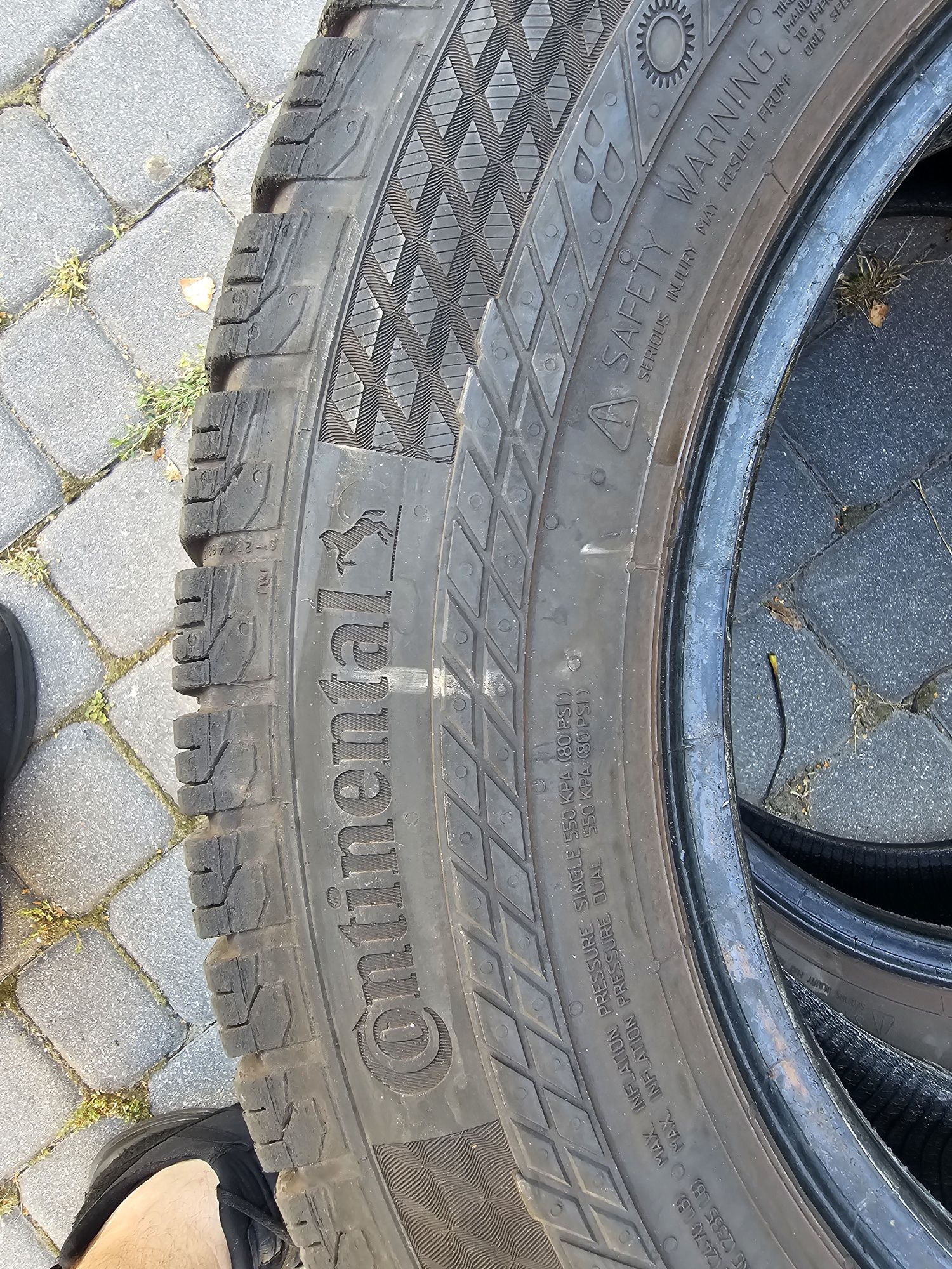 Opony Continental VanContact4Season 225/65/16 C