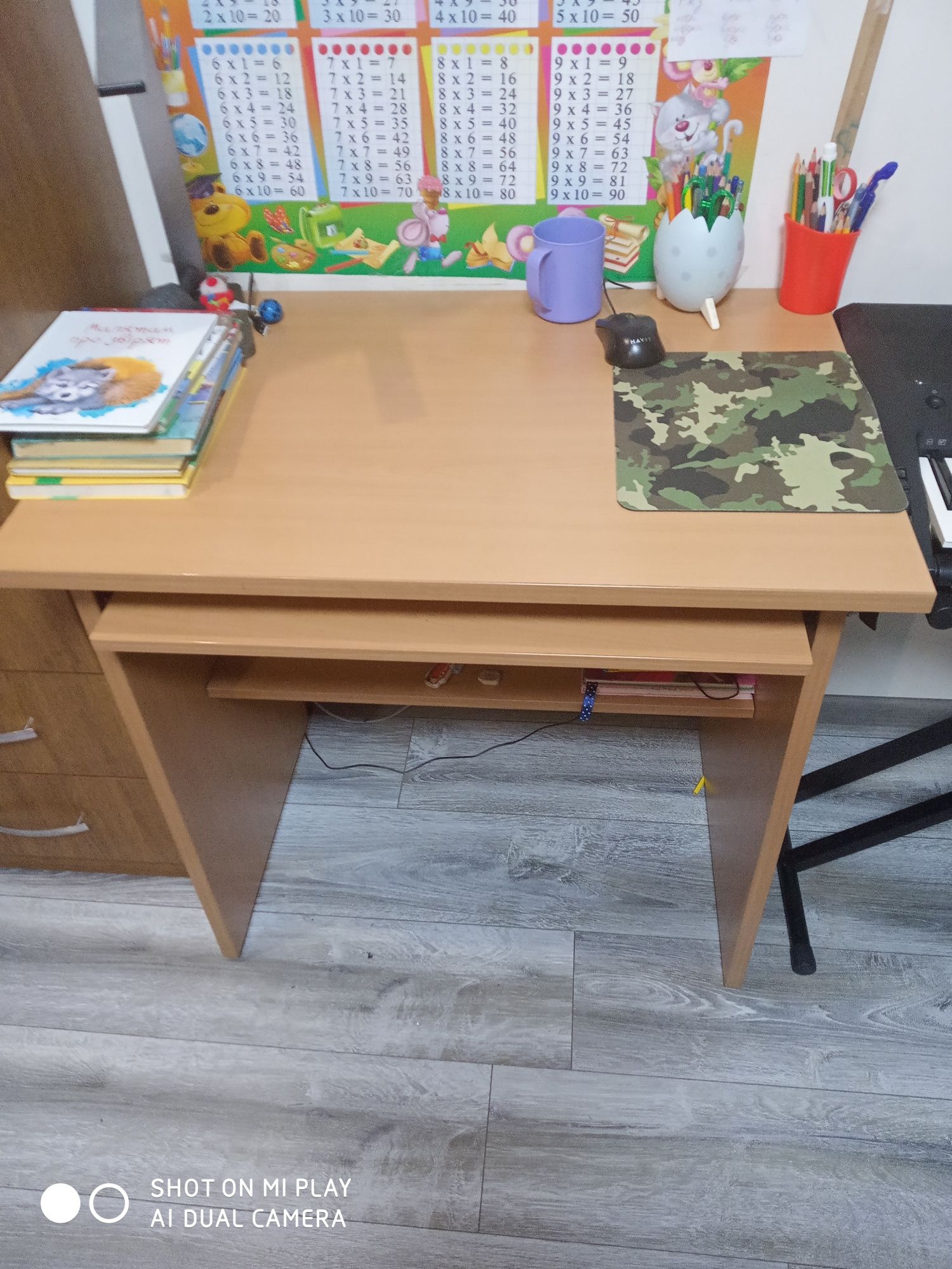 Детская стенка( угловой стол+шкаф).