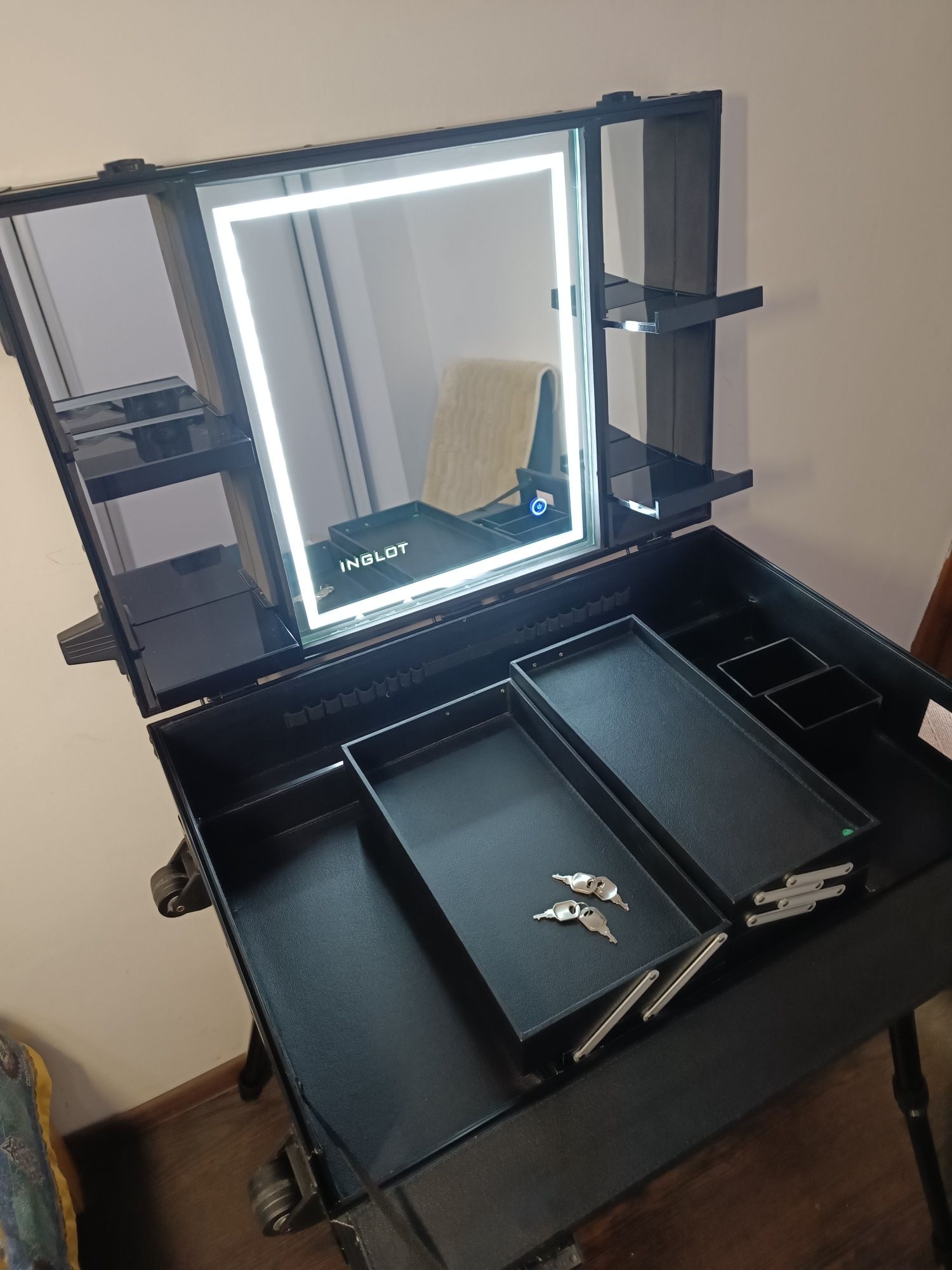Przenośny Stolik Do Wizażu Kc-216 Inglot