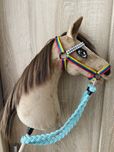 Nowy piekny hobby horse z kantarem i wodzami