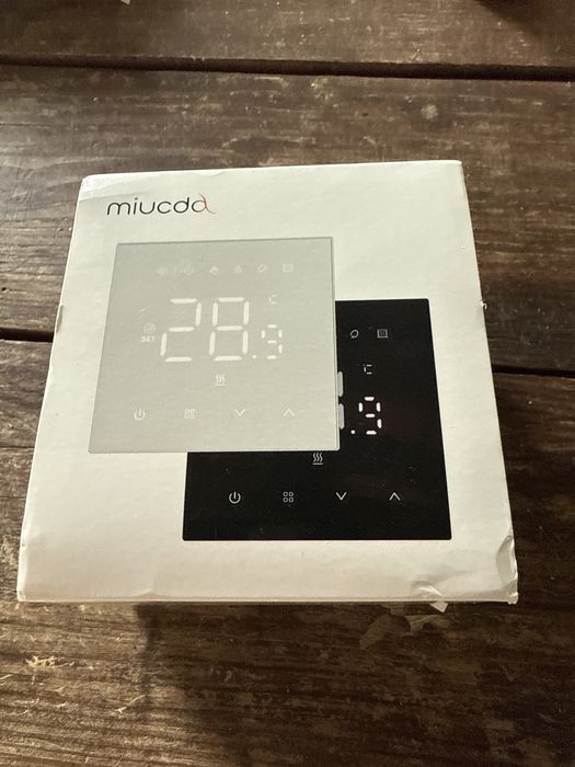 Inteligentny termostat pokojowy