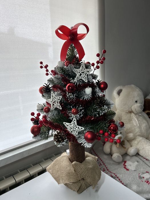 Choinka na pniu 70 cm z DEKORACJĄ i ozdobami - ubrana [producent]