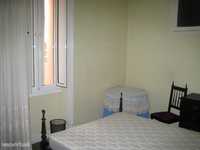 444507 - Quarto com cama de casal em...