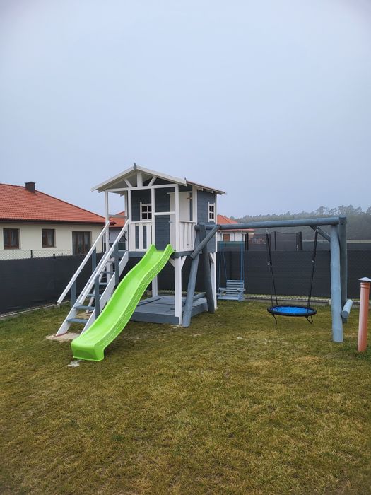 Plac zabaw, domek, ślizg, huśtawki, gniazdo