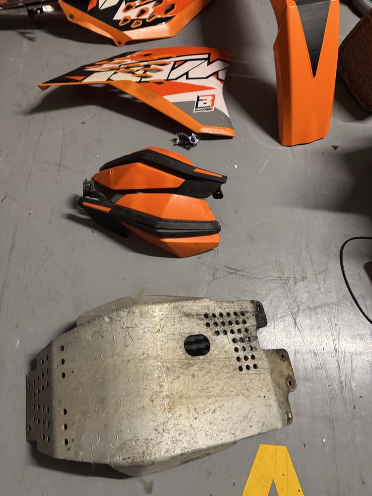 Plasticos  farol ktm  protecao carter
