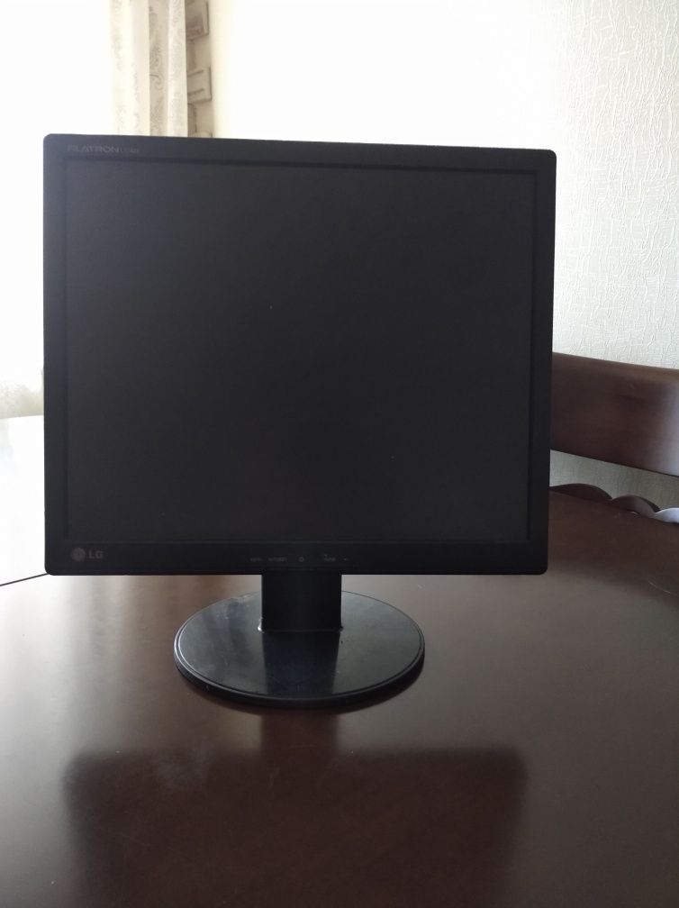 Монітор LG Flatron L1742S-BF