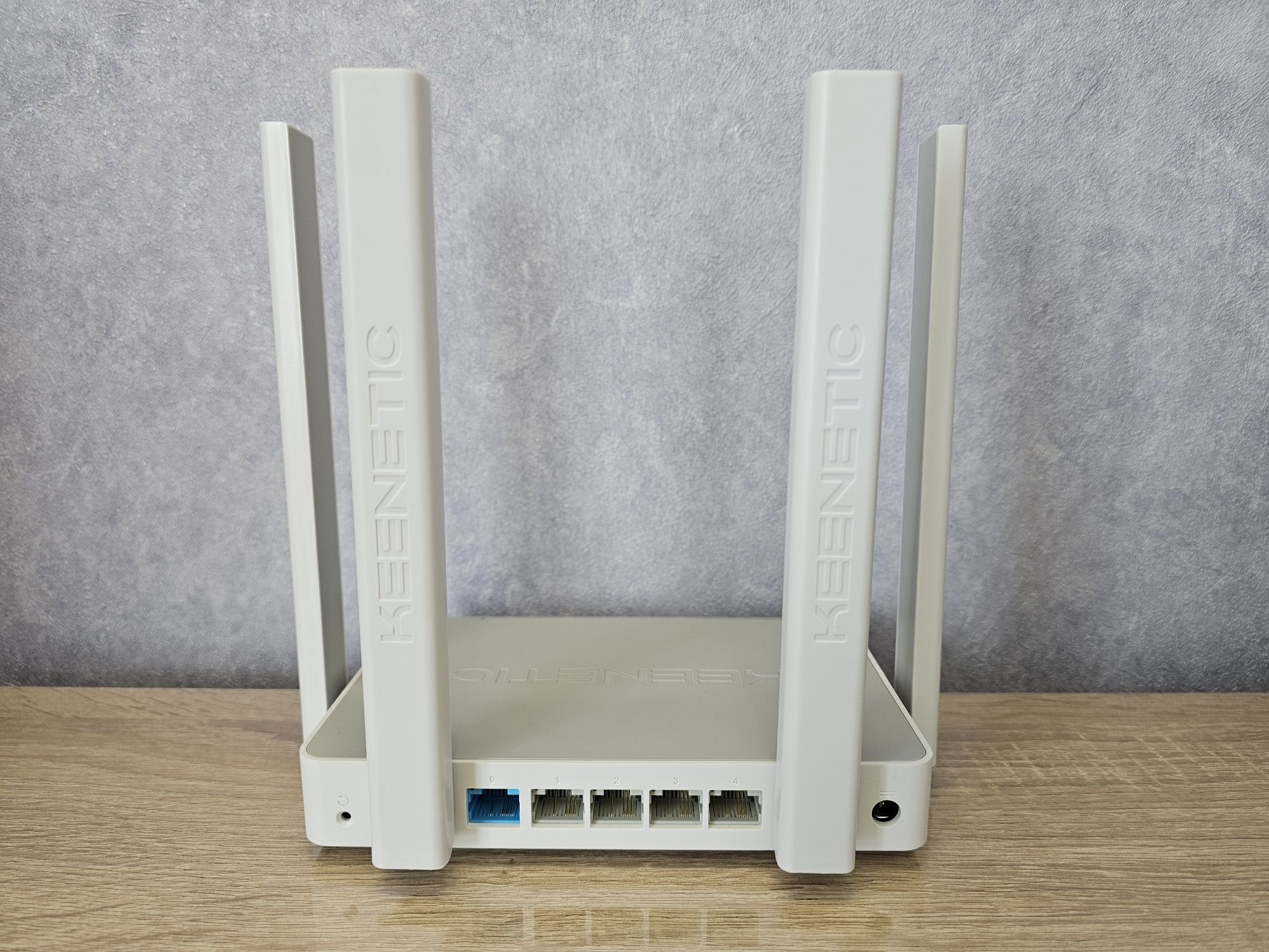 Wi-Fi маршрутизатор/роутер Keenetic Air (KN-1611)