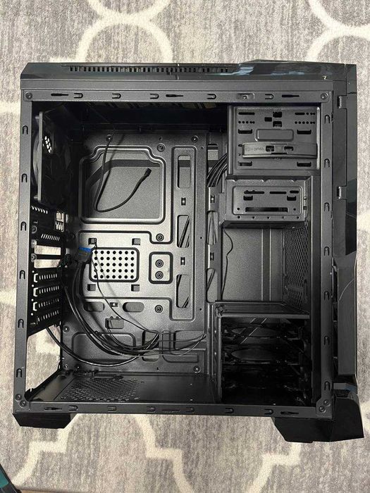 Obudowa komputera Thermaltake (standard ATX)