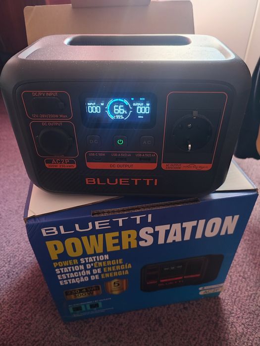 Зарядна станція Bluetti AC2P / 300 Вт / 230.4 Вт⋅год / LiFePO4