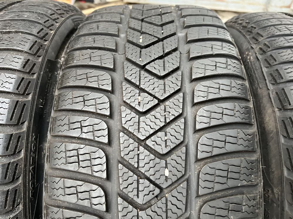 Резина комплект зима 225/40 R 18 Pirelli