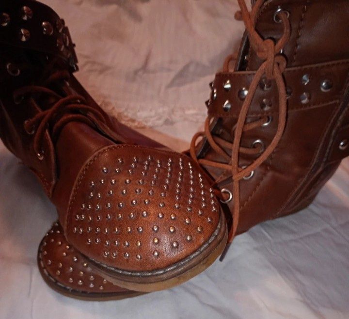 Fajne skórzane botki