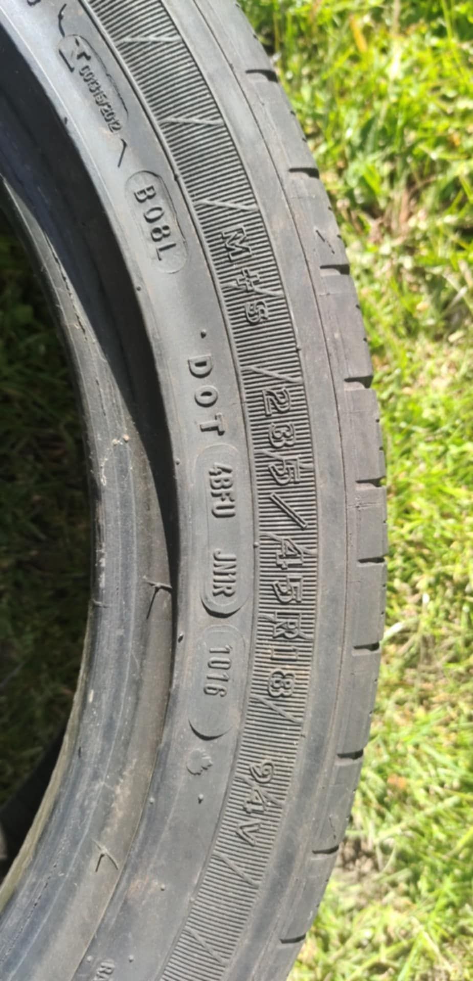 Sprzedam opony Goodyear 235/45/18r