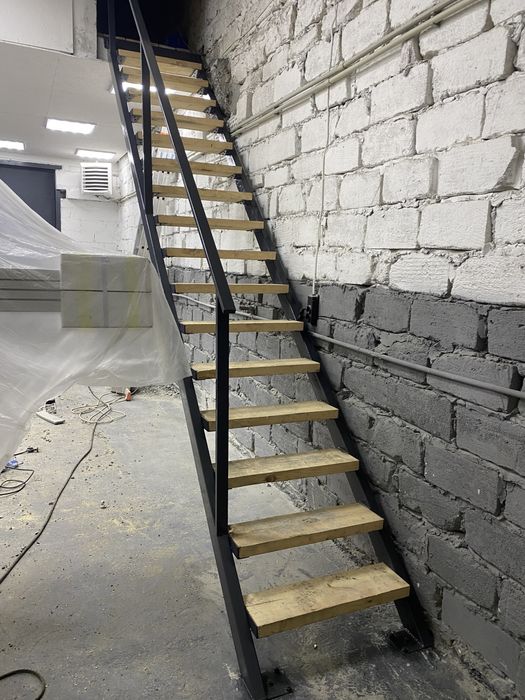Зварювальні роботи, відкатні ворота, паркан, меблі loft, навіси.
