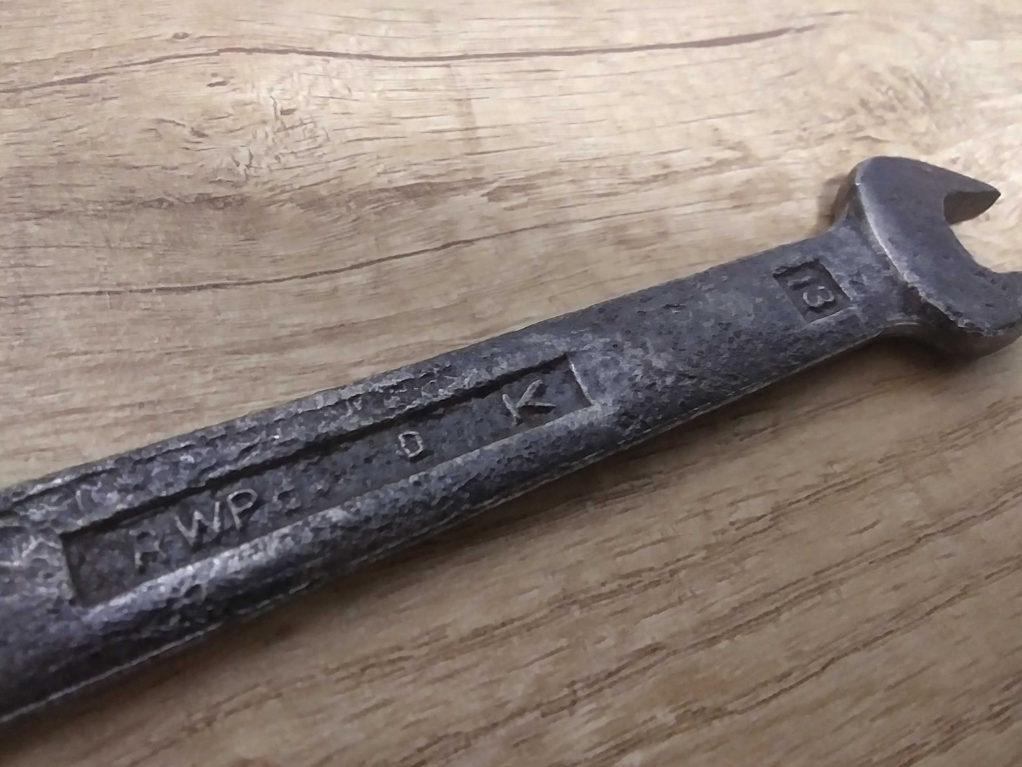 Stary płaski klucz 17 13 mm Kuźnia przedmiot narzędzia z PRL RWPd FSM
