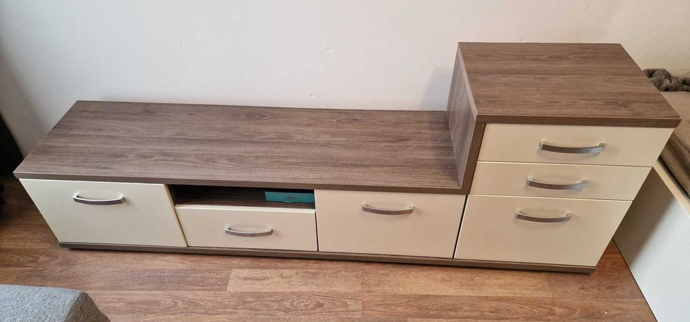 Szafka RTV / komoda – elegancka, pojemna, 147,5 cm