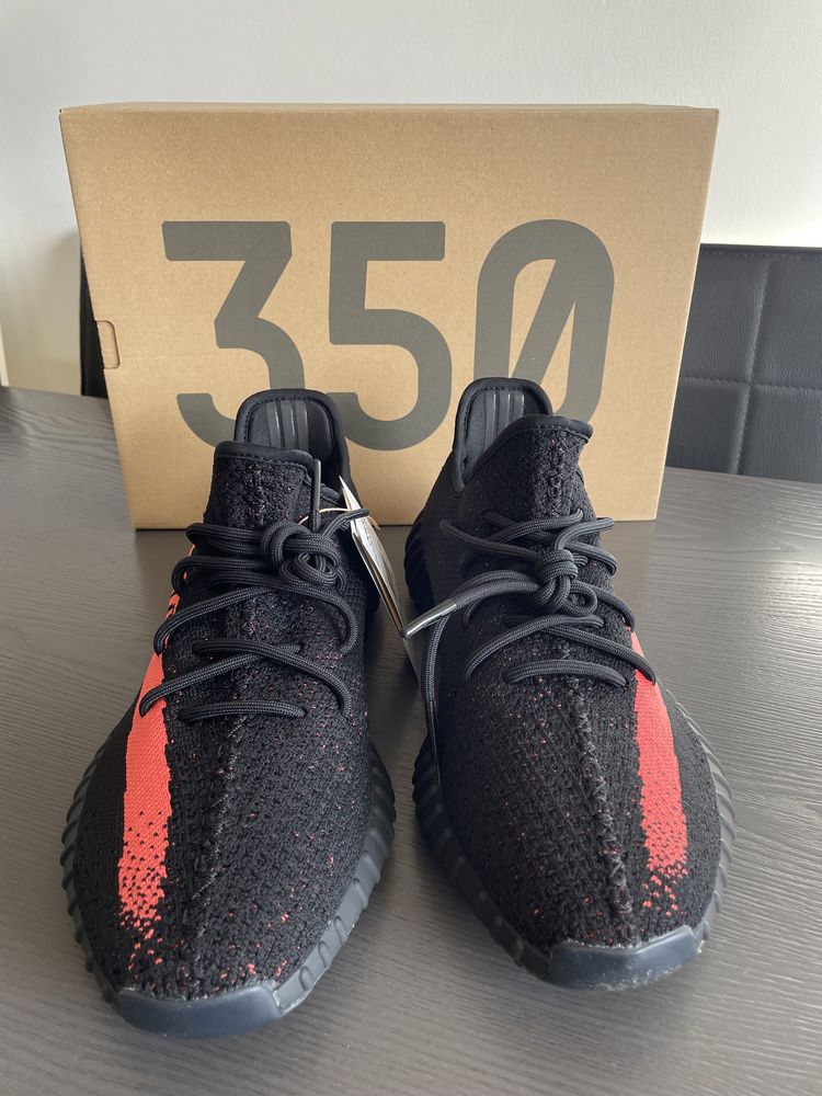 Adidas yeezy boost 350 v2 red stripe