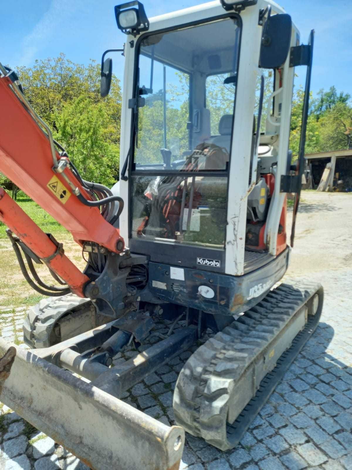 Mini giratoria KUBOTA U35-3 de 2009