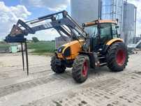 Renault Ergos 105 z ładowaczem czołowym