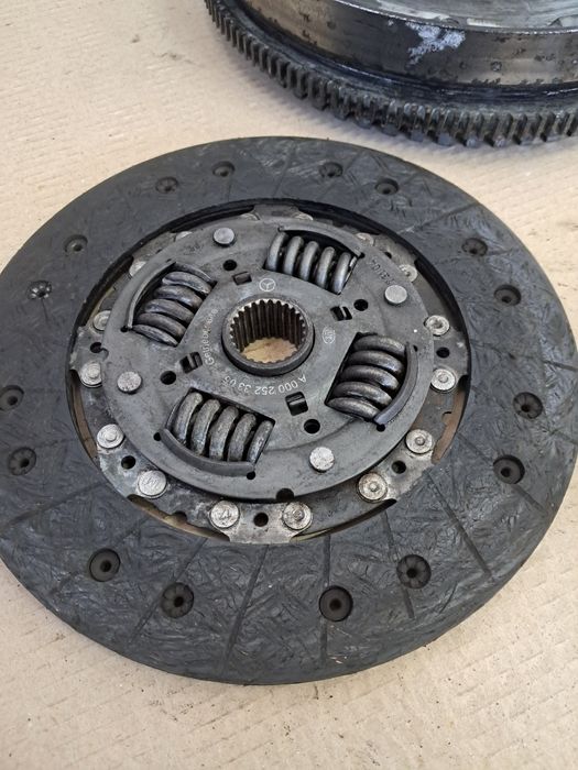 Щеплення сцепление маховик Мерседес 2.2 cdi ОМ 611 646 розборка шрот